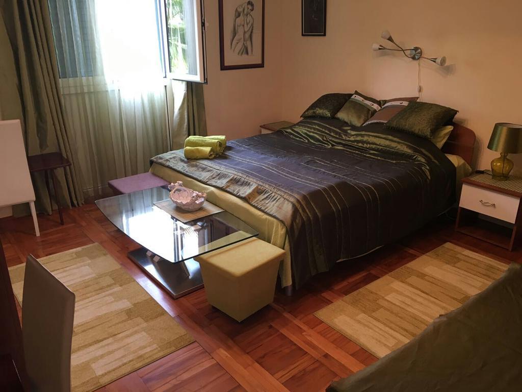 Apartments Palm House Ровінь Екстер'єр фото