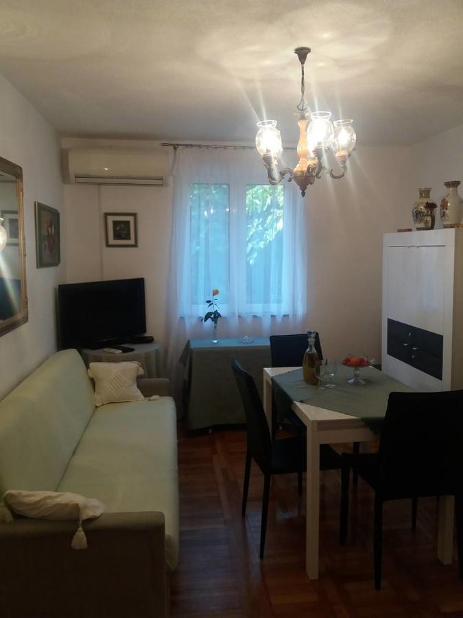 Apartments Palm House Ровінь Екстер'єр фото