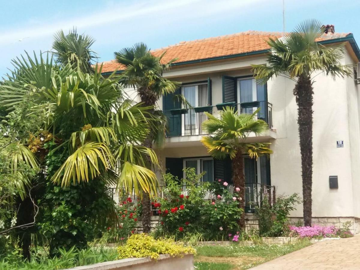 Apartments Palm House Ровінь Екстер'єр фото