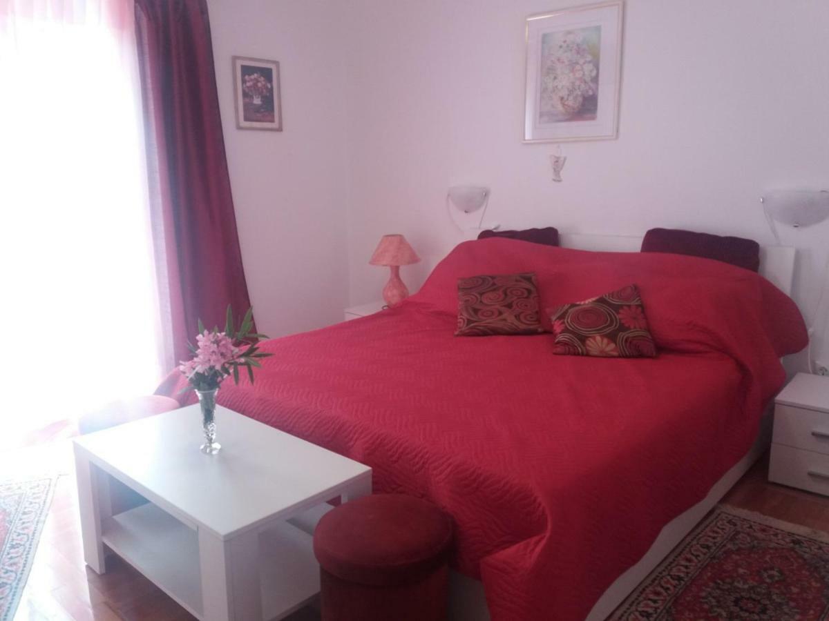 Apartments Palm House Ровінь Екстер'єр фото