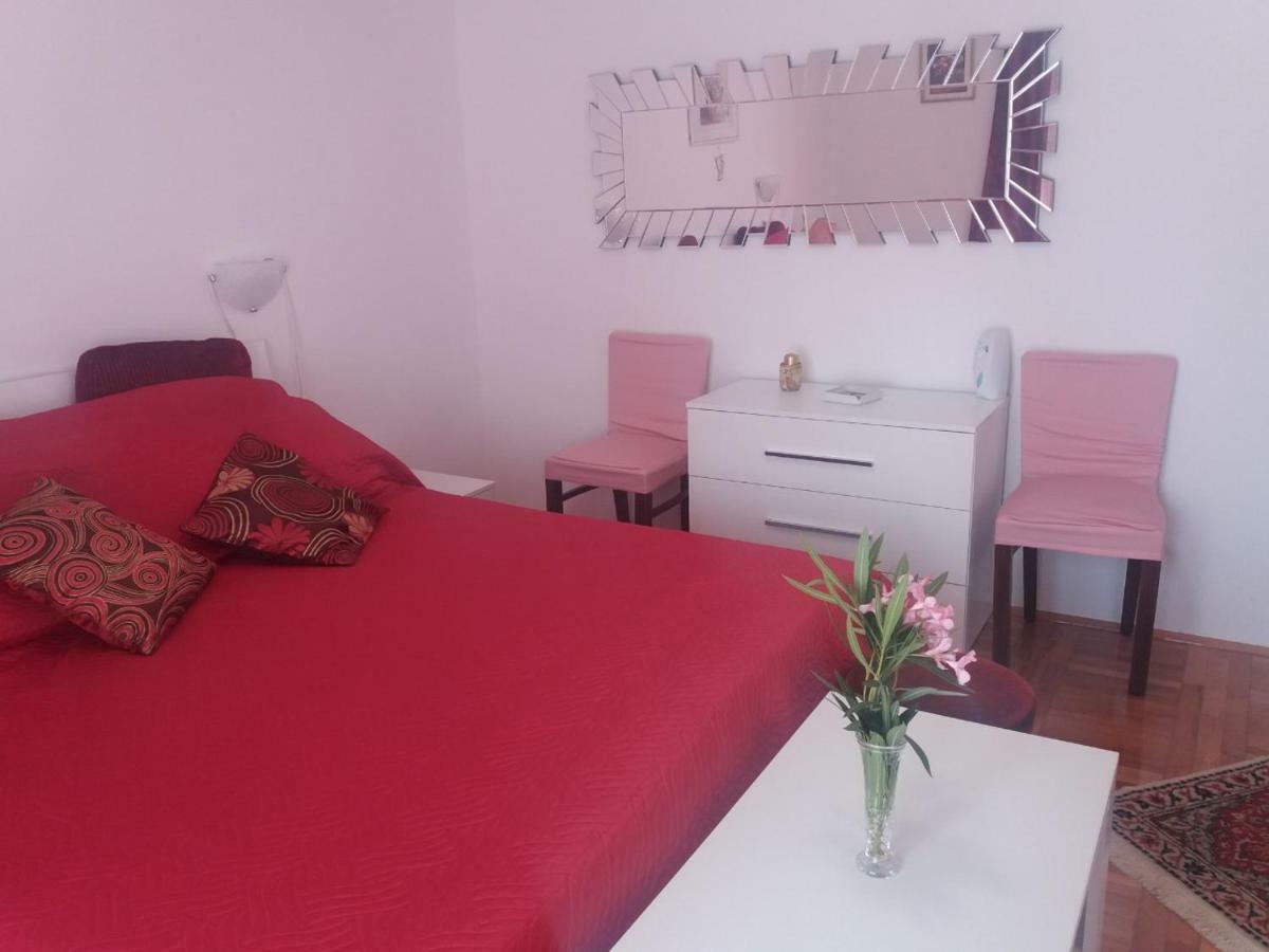 Apartments Palm House Ровінь Екстер'єр фото